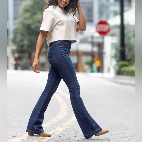 SPANX Pull-on Stretch Denim Flare Jeans Midnight Shade - Picture 6 of 14